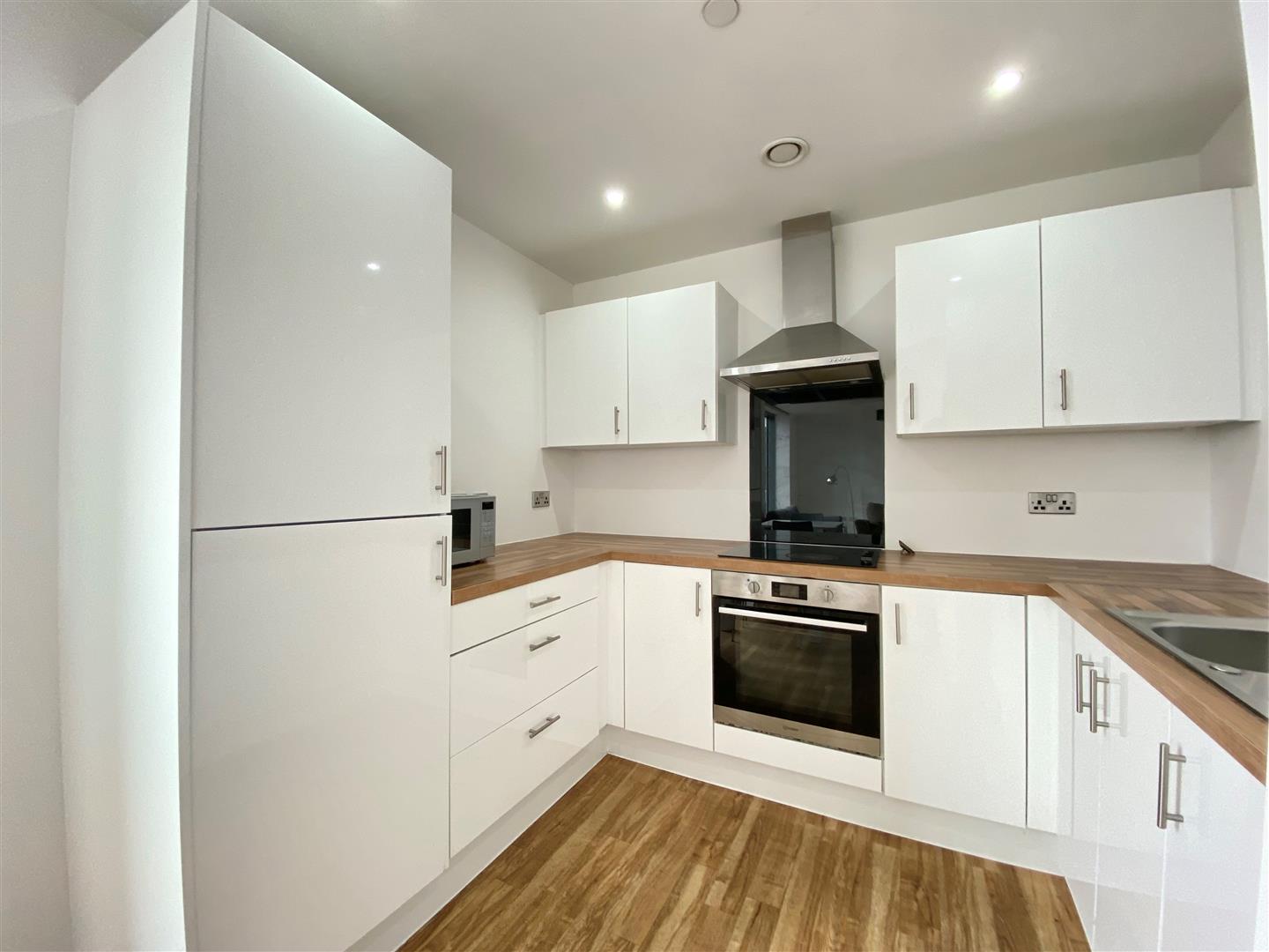 2 Bedroom Apartment To Rent image 3